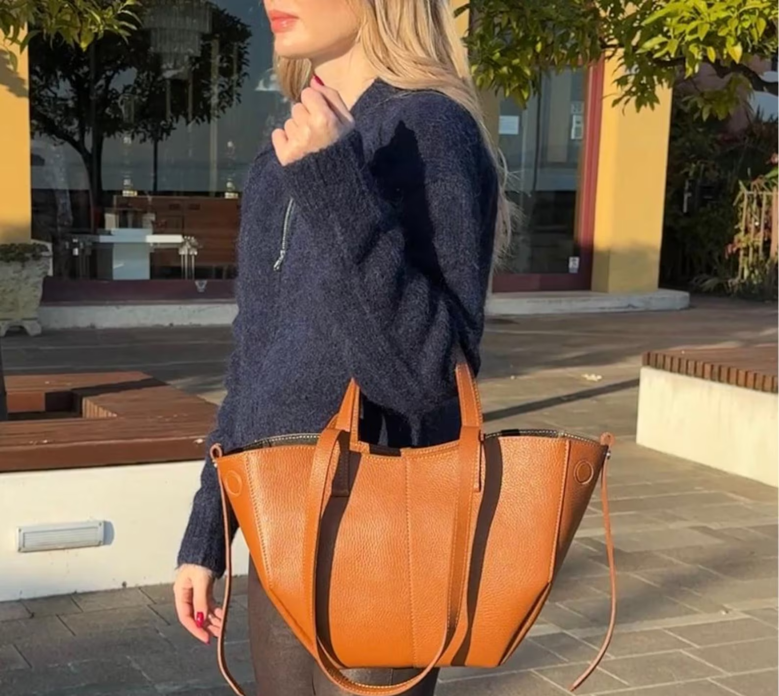 Pebble Leather Trapezoid Tote Bag With Detachable Zipper Clutch