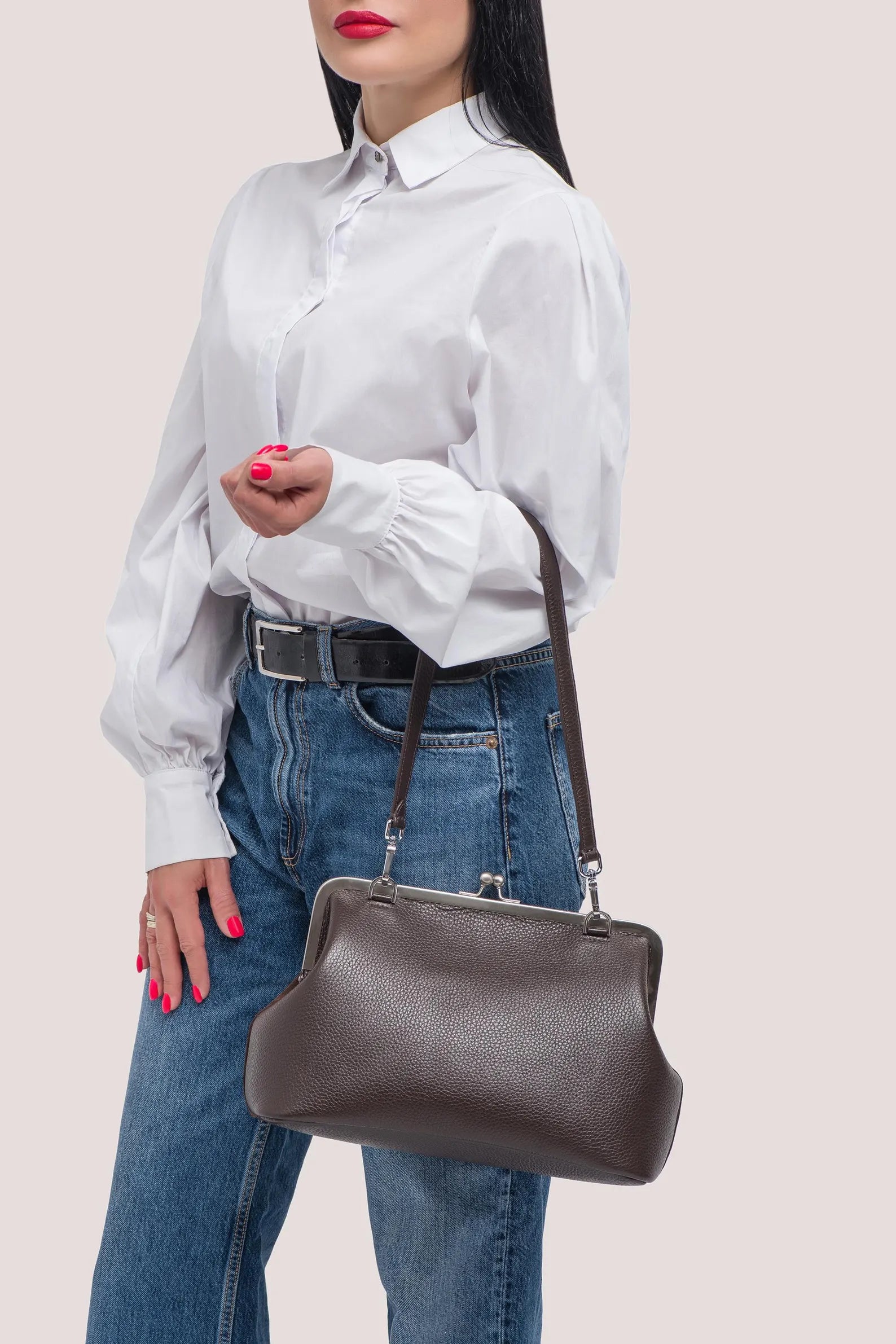 Minimalist Dark Pebble Leather Kiss Lock Frame Shoulder Clutch Bag